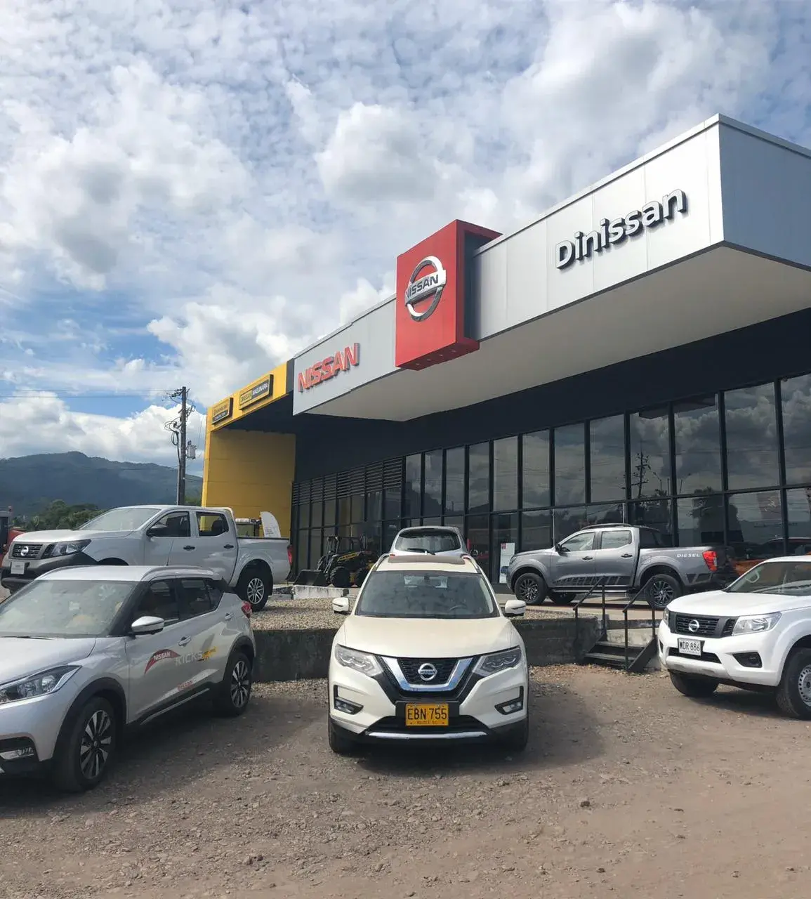 Nissan Villavicencio