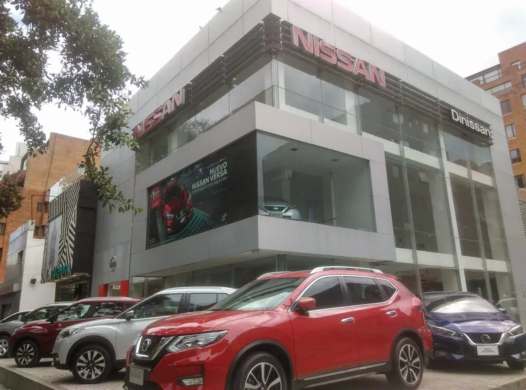 Nissan Calle 82