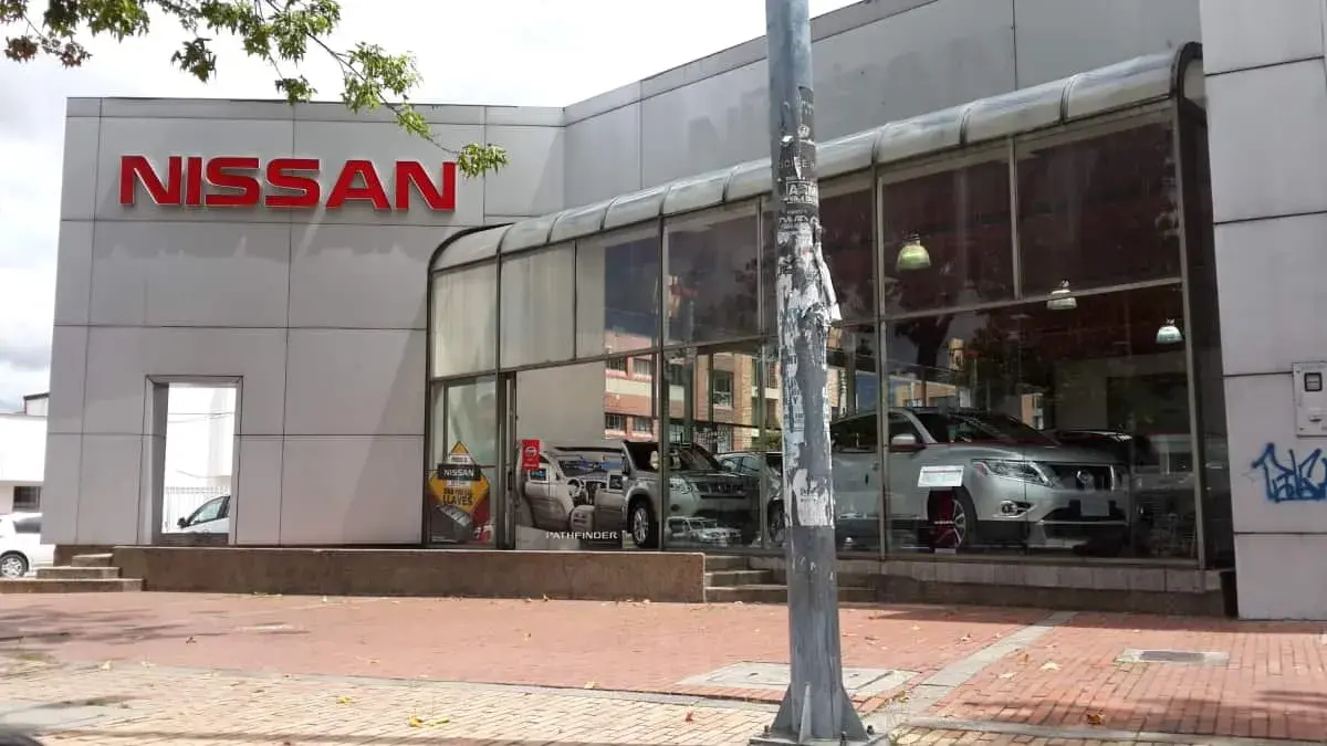 Nissan Avenida 127